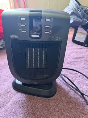 DeLonghi Black Ceramic Space Heater - Black